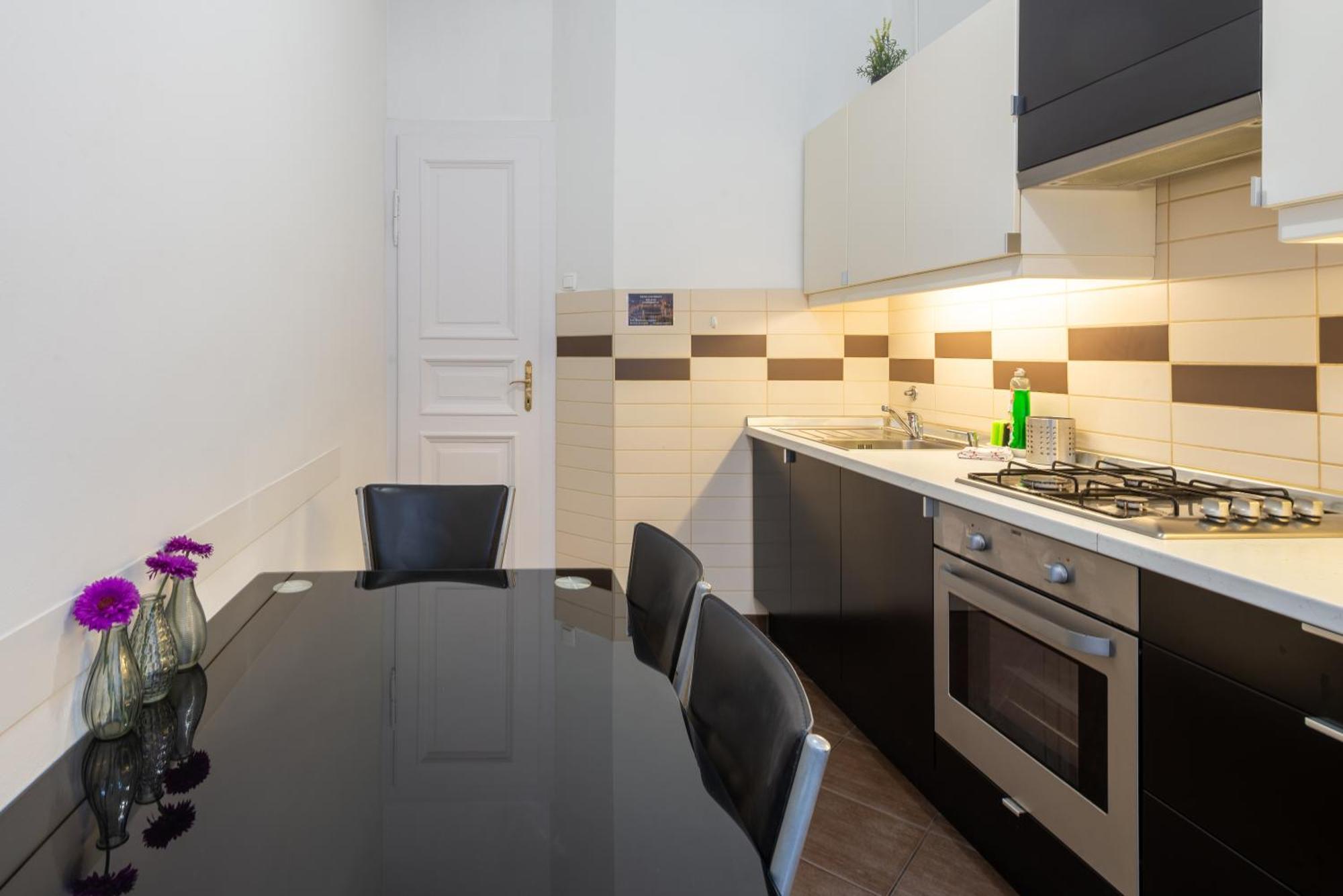 Apartament Center *
